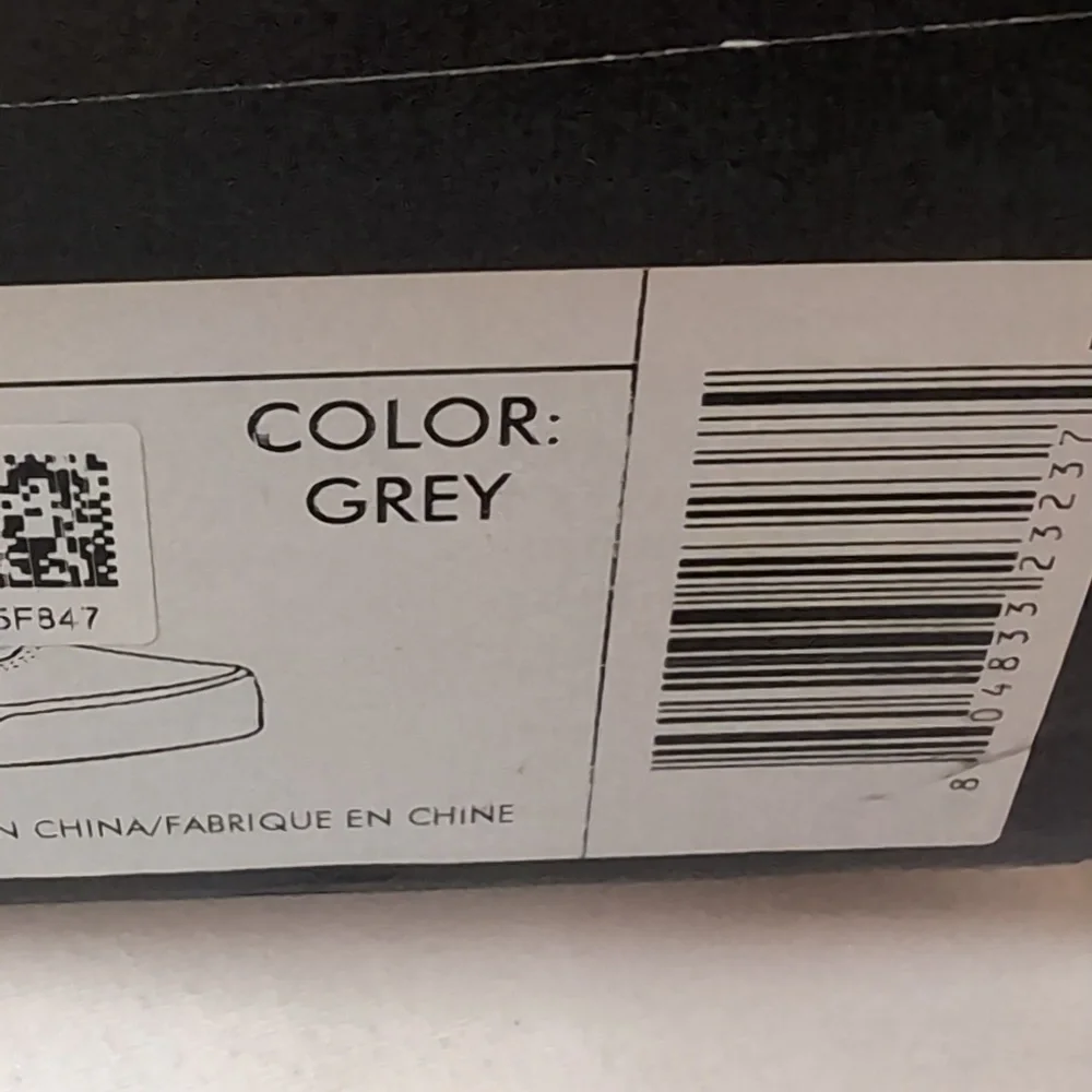 Hurley Dark Gray Boys Canvas Sneakers. Youth Size 11. Brand New In Box